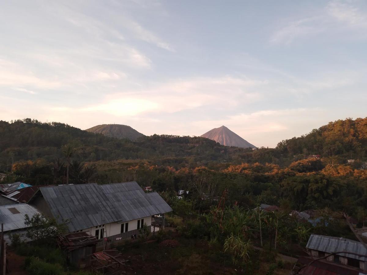 Kristian Homestay Bajawa エクステリア 写真