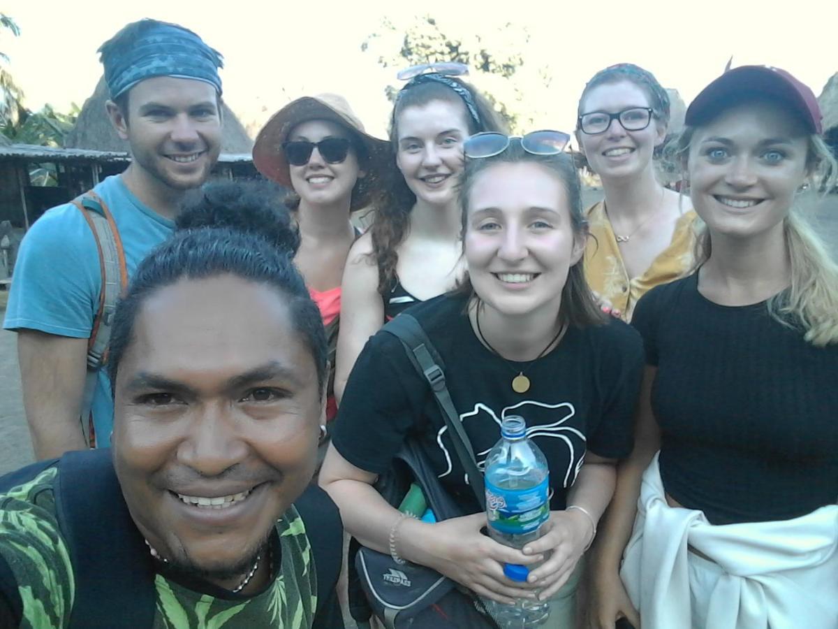 Kristian Homestay Bajawa エクステリア 写真