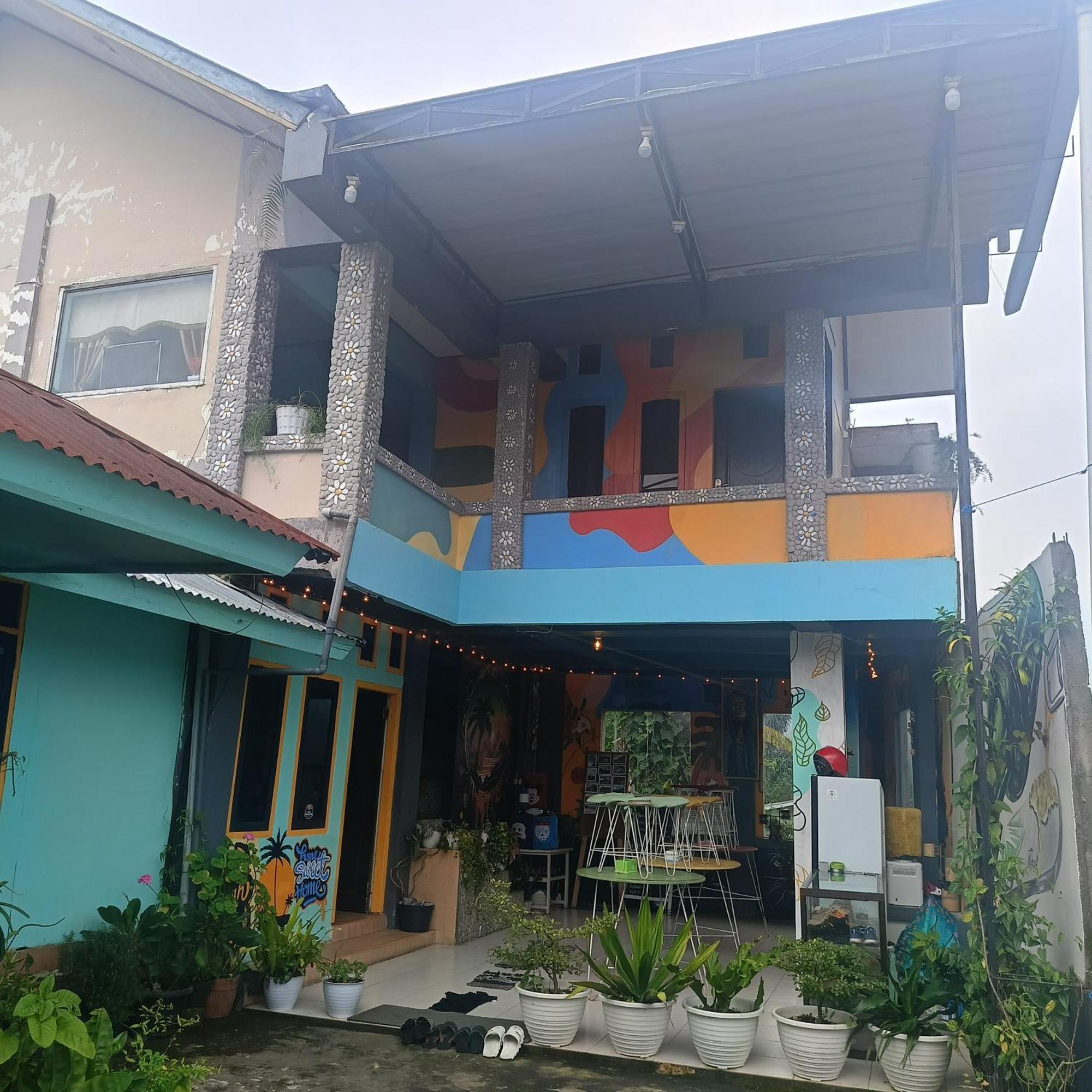 Kristian Homestay Bajawa エクステリア 写真